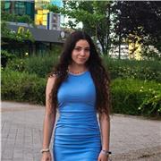 Doy clases de biología y matemáticas para nivel de la ESO y primaria, tengo el título de bachillerato de ciencias y estoy estudiando un grado de química y salud ambiental. Doy clases en la zona de Granada y el área metropolitana